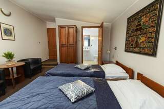 Отели типа «постель и завтрак» Villa Toscania Познань Двухместный номер с 2 отдельными кроватями и душем-3
