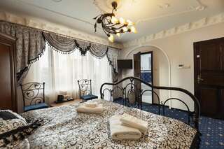 Отели типа «постель и завтрак» Villa Toscania Познань Двухместный номер Делюкс с 1 кроватью и ванной-1